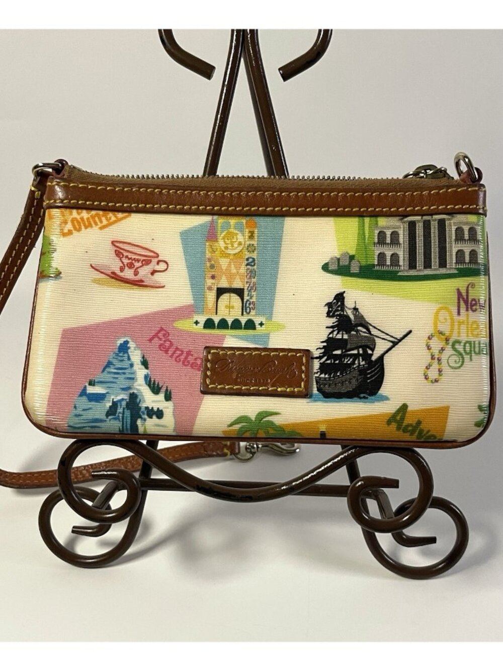 Disney Dooney Bourke Disneyland Retro 2012 Wristlet Parks Attractions Zip Bag